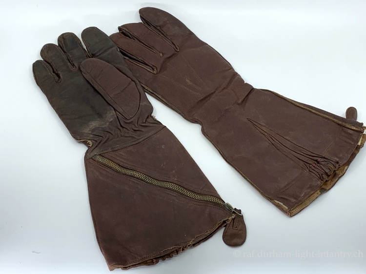 Gloves_2